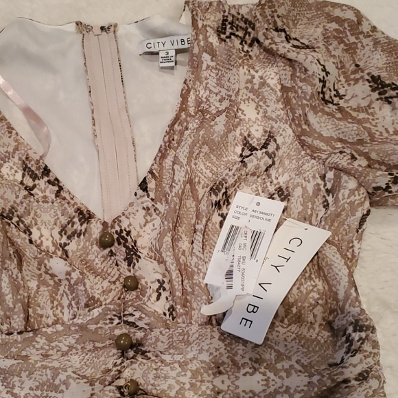 Dress - Picture 3 of 4